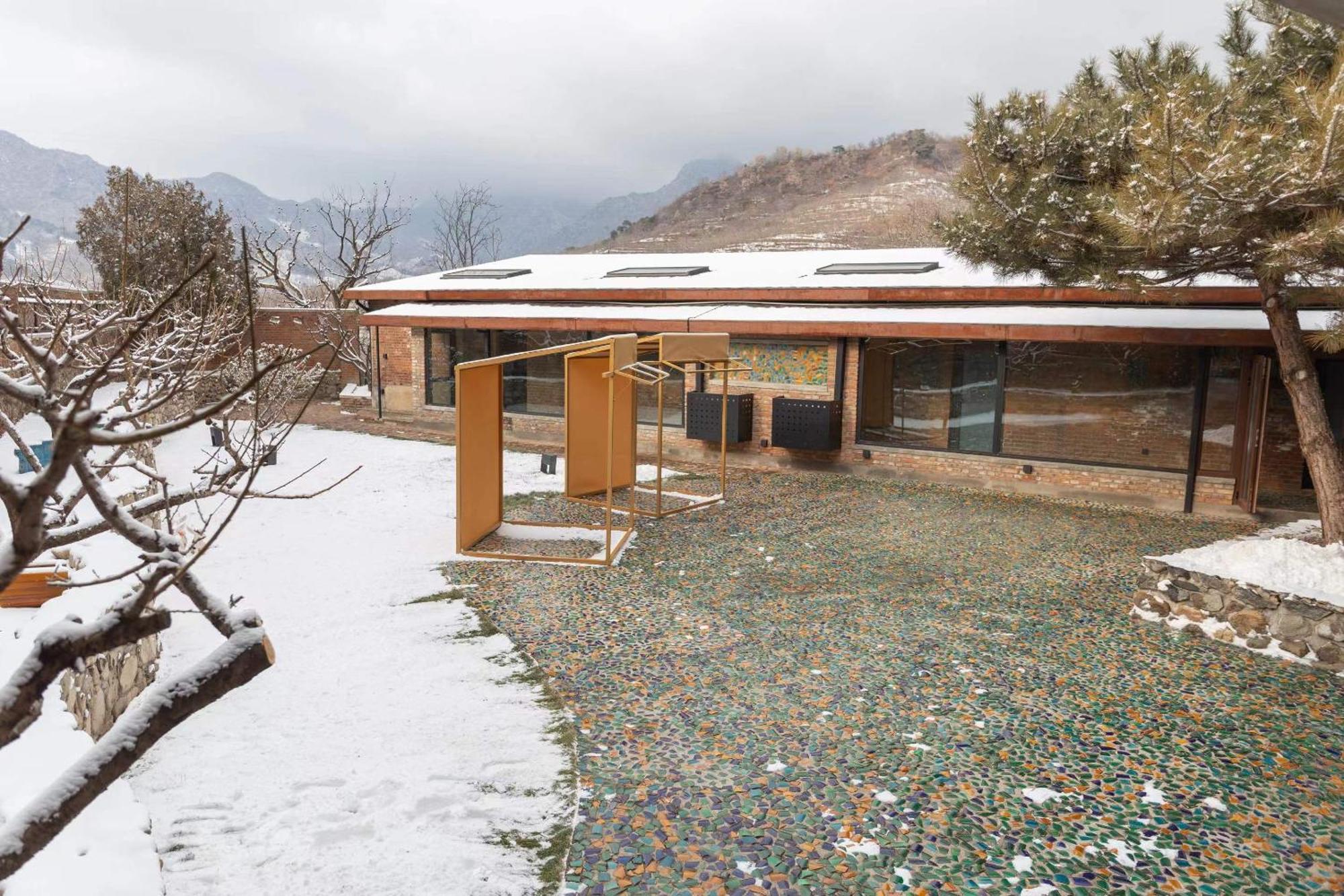 Brickyard Retreat At Mutianyu Great Wall Adjoin To Mutianyu Great Wall - Room With The View Of Great Wall - Free Chinese Massage Experience - Vehicle Shuttle Service - International Catering - Spa& Nail Beauty Facilities Huairou Exterior photo