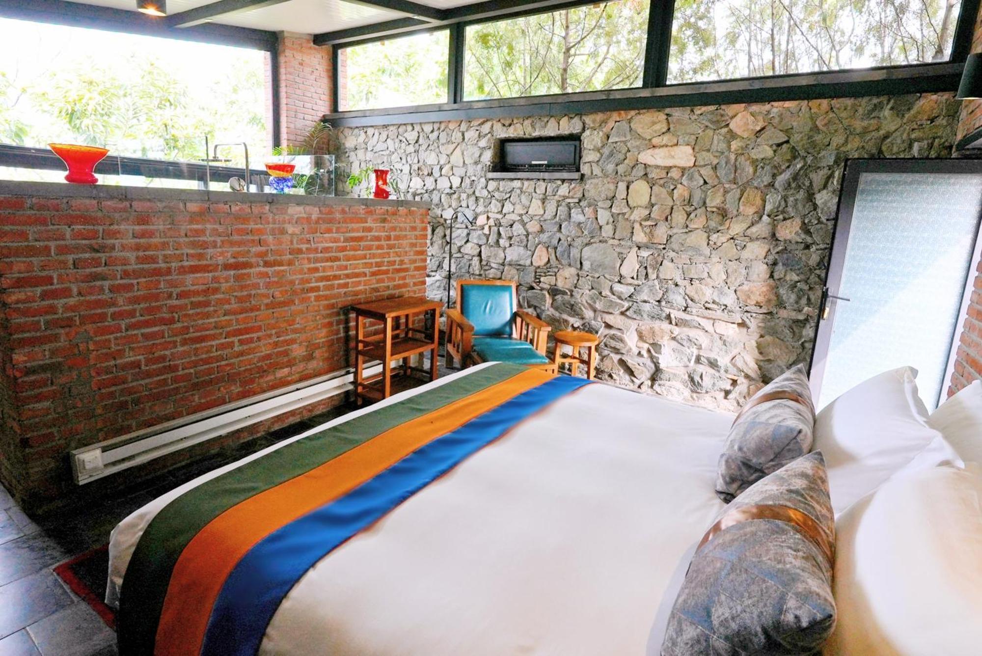 Brickyard Retreat At Mutianyu Great Wall Adjoin To Mutianyu Great Wall - Room With The View Of Great Wall - Free Chinese Massage Experience - Vehicle Shuttle Service - International Catering - Spa& Nail Beauty Facilities Huairou Exterior photo